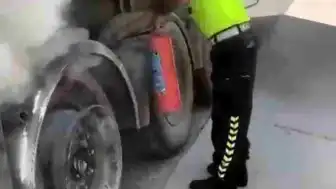 Şanlıurfa'da Alev Alan Yakıt Tankeri Jandarma Tarafından Söndürüldü