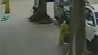 Brezilya'da Kadın Yürürken Lağım Kanalına Düştü