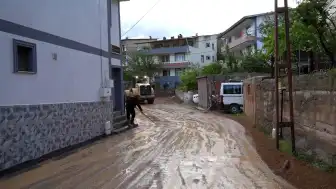 Gümüşhane'de Sel Felaketi: Ev, Ahır ve Araçlar Zarar Gördü