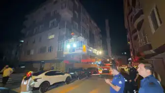 Avcılar'da Temel Kazısı Nedeniyle Kolonlarından Ses Gelen 5 Katlı Bina Tahliye Edildi