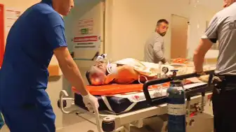 İnşaatta Çalışırken Başına Demir Parçası Düşen İşçi Ağır Yaralandı