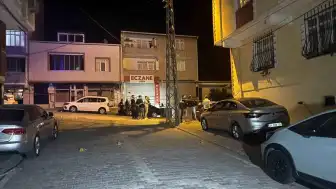 Esenyurt'ta İki Grup Arasında Silahlı Çatışma: O Anlar Kameraya Yansıdı