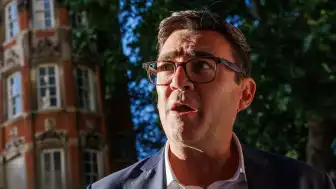 Labour Partisi Liderliği İçin Andy Burnham'a 349 Milletvekilinden Destek