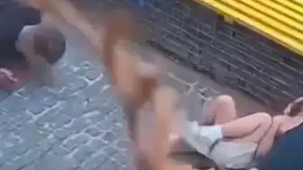 Ukrayna'da Sivil Parka Füze Saldırısı: Panik Anları Kamerada