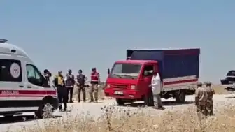 Şanlıurfa'da Yol Kenarında Şüpheli Araç İçinde Ceset Bulundu