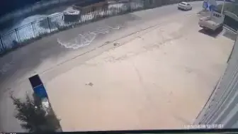 ADANA'da Hafriyat TIR'ı Sulama Kanalına Düştü