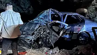 Adana'da Trafik Kazası: 2 Kişi Hayatını Kaybetti, 3 Yaralı