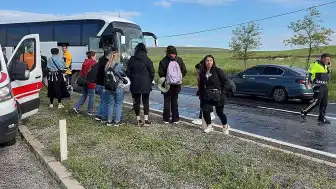 Aksaray'da Tur Otobüsü Refüje Çarptı: 16 Yaralı