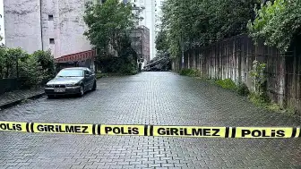 Artvin Hopa'da Yağış Nedeniyle Heyelan: Kaya Parçaları Yolu Kapattı