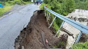 Artvin'de Sağanak Yağış Nedeniyle Dere Taştı: 5 Köy Yolu Ulaşıma Kapandı