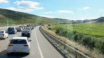 Bayram Dönüşü Trafik Kabusu: Ankara ve İzmir Yolları Kilitlendi