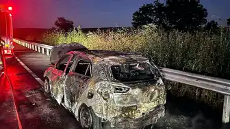 Çorlu Yolunda Seyir Halindeki Otomobil Motor Kısmından Alev Aldı