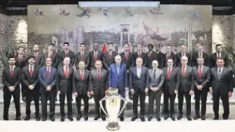 Cumhurbaşkanı Erdoğan, Galatasaraylıları Kabul Etti: "Başarılarımızın Devamını Diliyorum"
