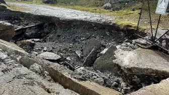 Diyarbakır ve Malatya'yı Bağlayan Köprüde Tehlike: Vatandaşlar Hasara Rağmen Manzara İzledi