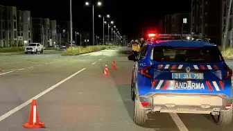 Diyarbakır'da Trafik Kazası: 2 Kişi Hayatını Kaybetti, 5 Kişi Yaralandı