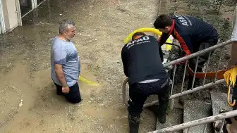 Edirne'de Sağanak Yağış Nedeniyle İş Yerleri Sular Altında Kaldı