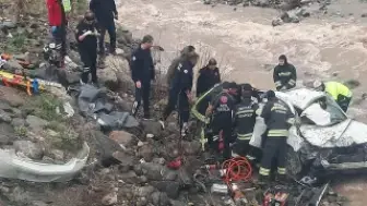 Erzincan'da Trafik Kazası: 2 Kişi Hayatını Kaybetti, 1 Kişi Yaralandı