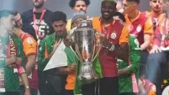 Galatasaray, Şampiyonluk Kutlamalarını 'Dört Dörtlük Gece' ile Taçlandırdı