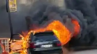 Hatay'da Park Halindeki Otomobilde Yangın Çıktı