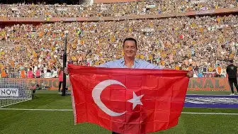 Hull City'nin Premier Lig'e Yükselişi ve Kulüp Başkanı Acun Ilıcalı'nın Kutlamalardaki Rolü