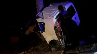 Isparta'da Elektrik Direğine Çarpan Araçta 2 Kişi Hayatını Kaybetti