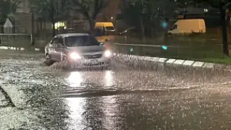 Kayseri'de Sağanak Sele Neden Oldu, Trafik Durma Noktasına Geldi