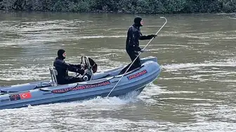 Kelkit Çayı'nda Kaybolan 2 Genci Arama Çalışmaları Sürüyor