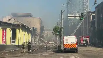 Kiev'de Füze ve Dron Saldırıları: Enkaz Kaldırma Çalışmaları CNN TÜRK Tarafından Görüntülendi