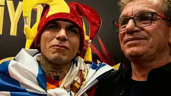 L.T., Galatasaray'ın Şampiyonluk Kutlamasında Gözyaşlarını Tutamadı