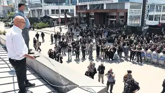Mahmut Tanal'ın Yurtdışı Seyahati Tepki Çekti