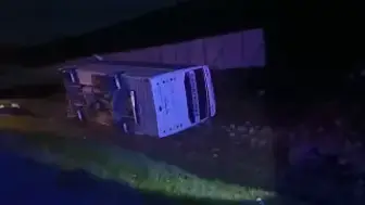 Malatya-Kayseri Karayolunda Midibüs Devrildi: 27 Yaralı