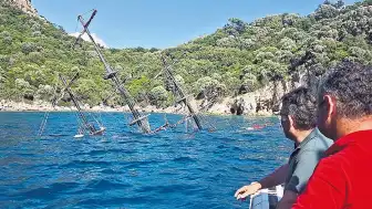 Marmaris'te Batan Teknede Bulunan 148 Kişi Kurtarıldı