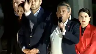 Özgür Özel: 'Bu binadayım, hiçbir yere gitmiyorum'