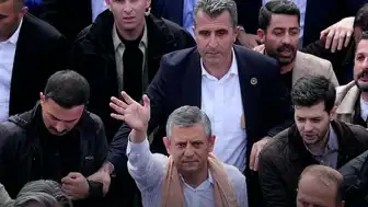 Özgür Özel Polis Müdahalesine Karşı Meclis'e Yürüme Çağrısı Yaptı