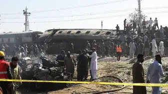 Pakistan'da Tren Saldırısı: En Az 24 Ölü