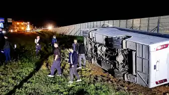 Taraftarları Taşıyan Midibüs Devrildi: 25 Yaralı