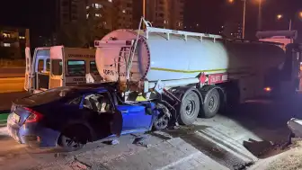 Adana'da Otomobilin Tankere Çarpması Sonucu 1 Kişi Öldü, 2 Çocuk Yaralandı