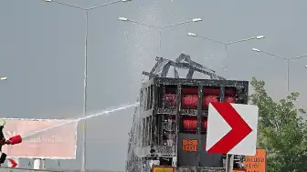 Aksaray'da TIR'da çıkan yangın ormana sıçradı, yol ulaşıma kapandı