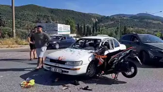 Aydın'da Üç Aracın Karıştığı Kazada 2 Kişi Yaralandı