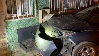 Bursa'da Alkollü Sürücü Doğalgaz Kutusunu Patlattı, Mahalle Sakinleri Tahliye Edildi
