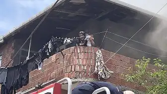 Darıca'da Boş Binada Çıkan Yangında Anne ve Kızı Dumandan Etkilendi