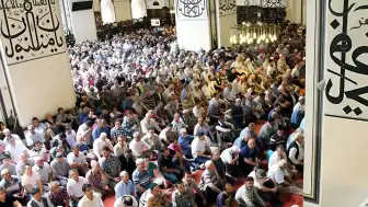 Diyanet İşleri Başkanlığı'ndan 'Aile' Temalı Cuma Hutbesi: 'Çocuk Sahibi Olun, Rızkı Allah Verir'