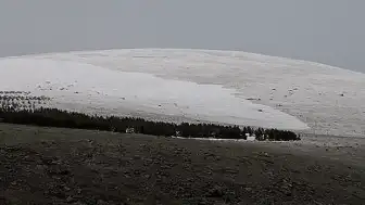 Doğu Anadolu'nun Yüksek Kesimleri Haziran Ayında Beyaza Büründü