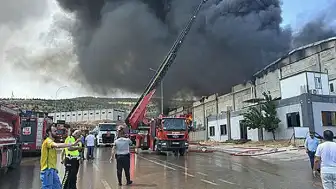 Gaziantep'te Tekstil Fabrikasında Yangın: Müdahale Devam Ediyor
