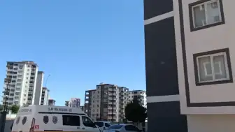 Gaziantep'te trajik olay: 4 yaşındaki çocuğuyla birlikte 8. kattan atladı