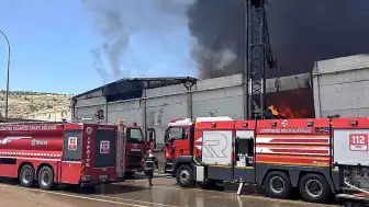 Gaziantep'teki Tekstil Fabrikasında Yangın: Müdahale Devam Ediyor