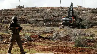 İsrailli İşgalciler Batı Şeria'da Su Hattını Tahrip Etti
