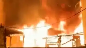 İstanbul'da Depo Yangını 3 Binaya Sıçradı