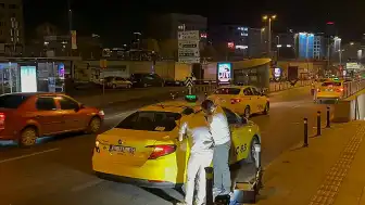 İstanbul'da Yolcu Taksiciyi Darbederek Ağır Yaraladı, Kalp Krizi Geçiren Şoför Yoğun Bakımda