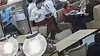 İzmir'de Kızgın Tereyağı Dökülen 2 Yaşındaki M.D.'un Ağır Yaralanma Anı Kamerada